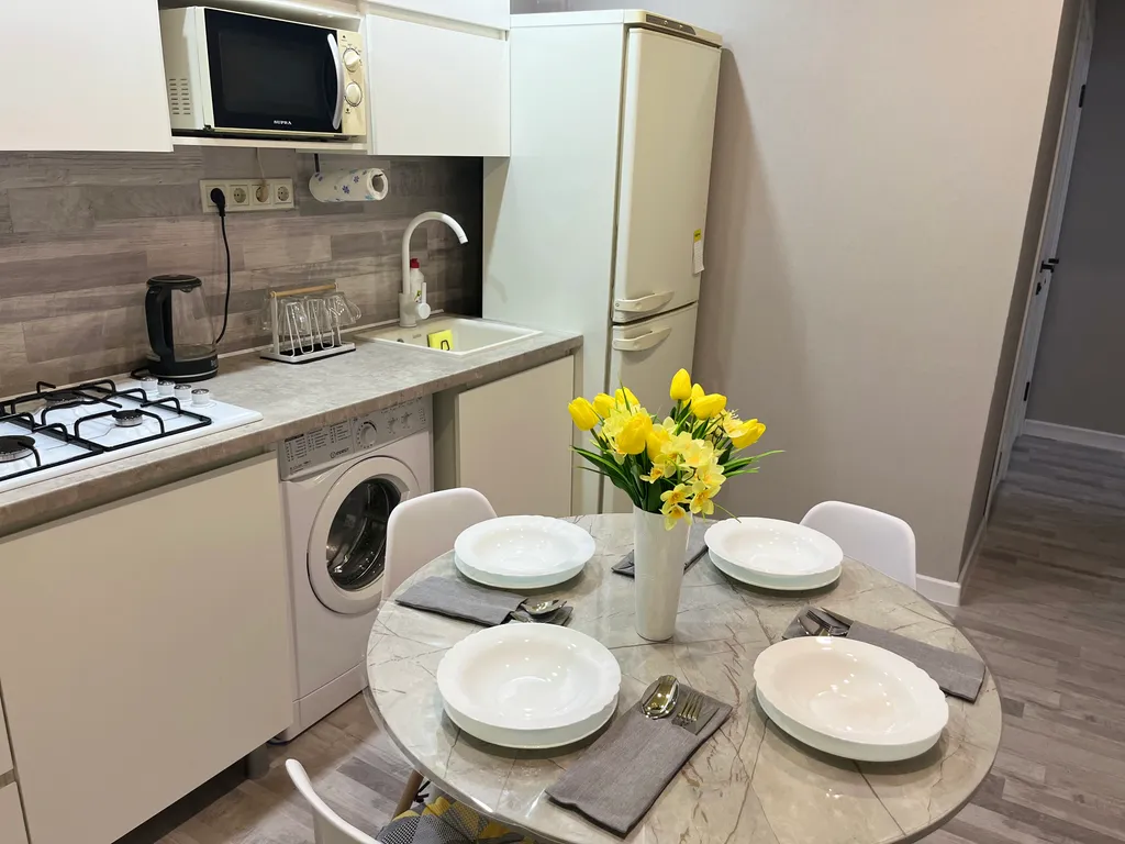 Уютная солнечная квартира с большой лоджией и видом на весь город