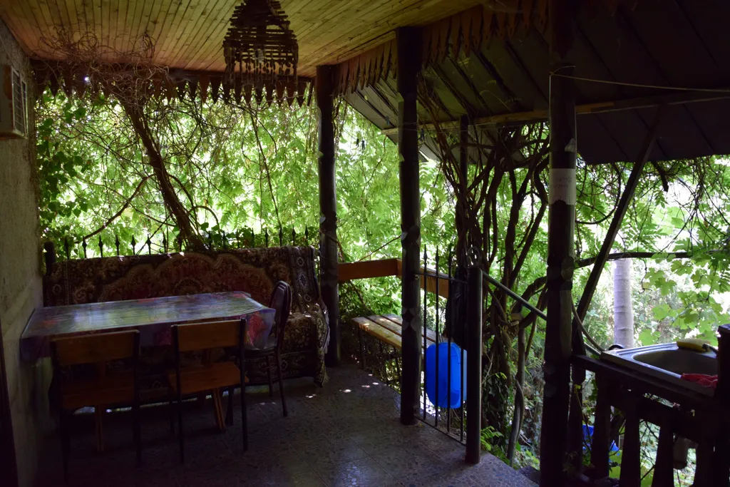 Двухкомнатный домик с видом в сад