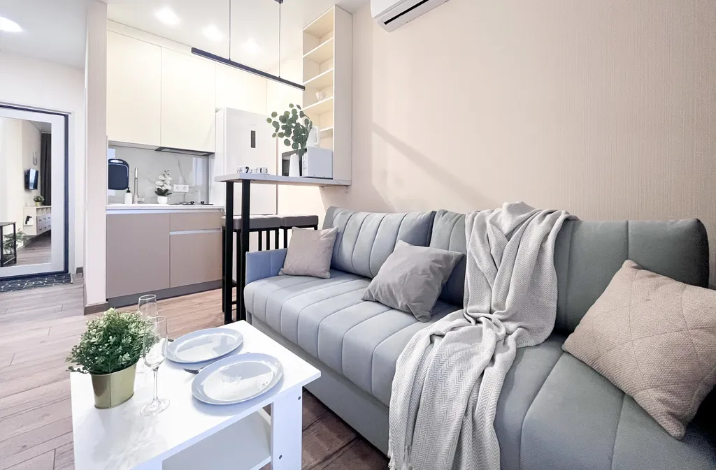 Очень уютная и светлая студия для двоих с лоджией