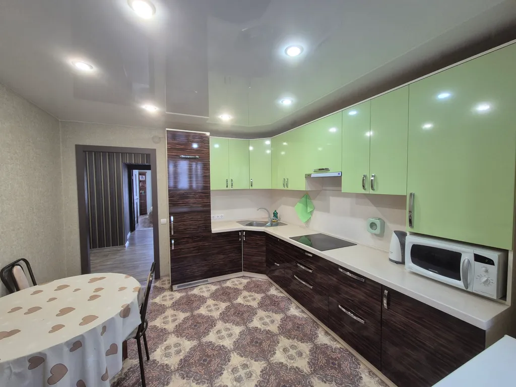 Уютная современная просторная квартира рядом с монастырем