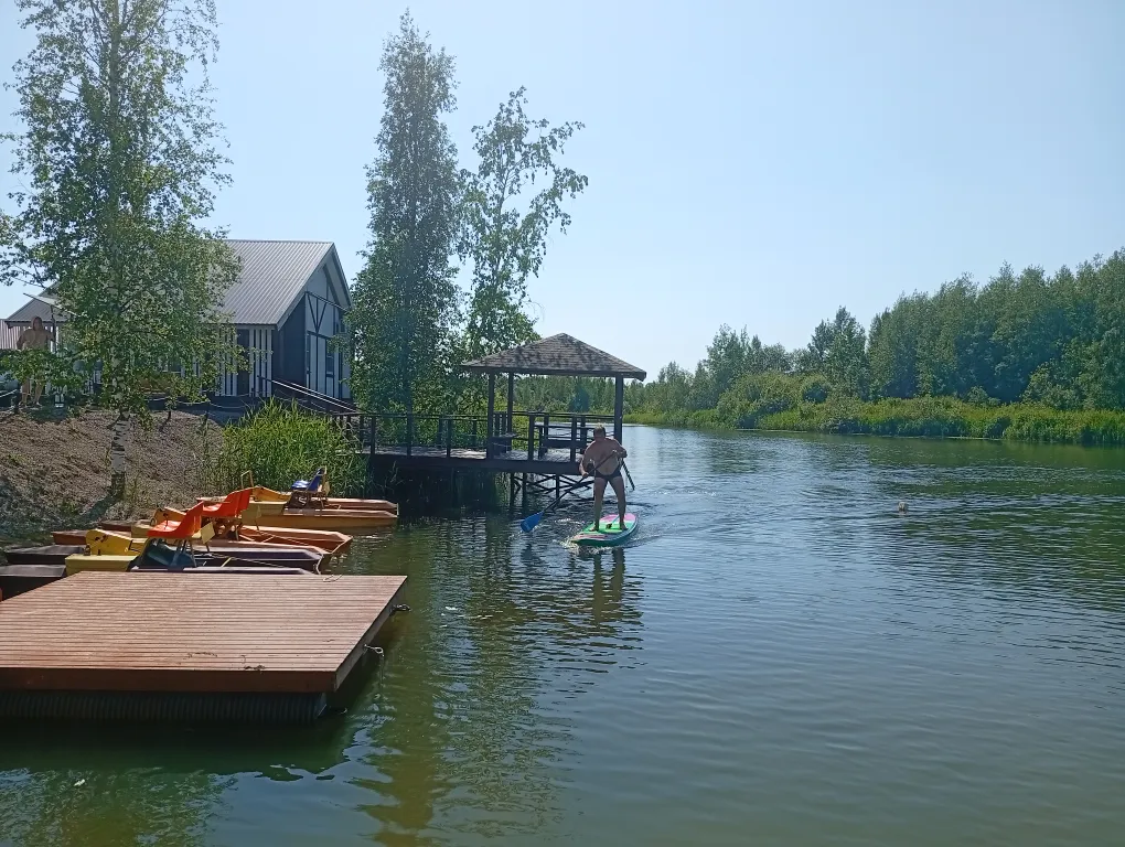 Дом отдыха на берегу озера