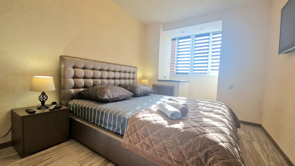 Двухкомнатная просторная квартира недалеко от вокзала