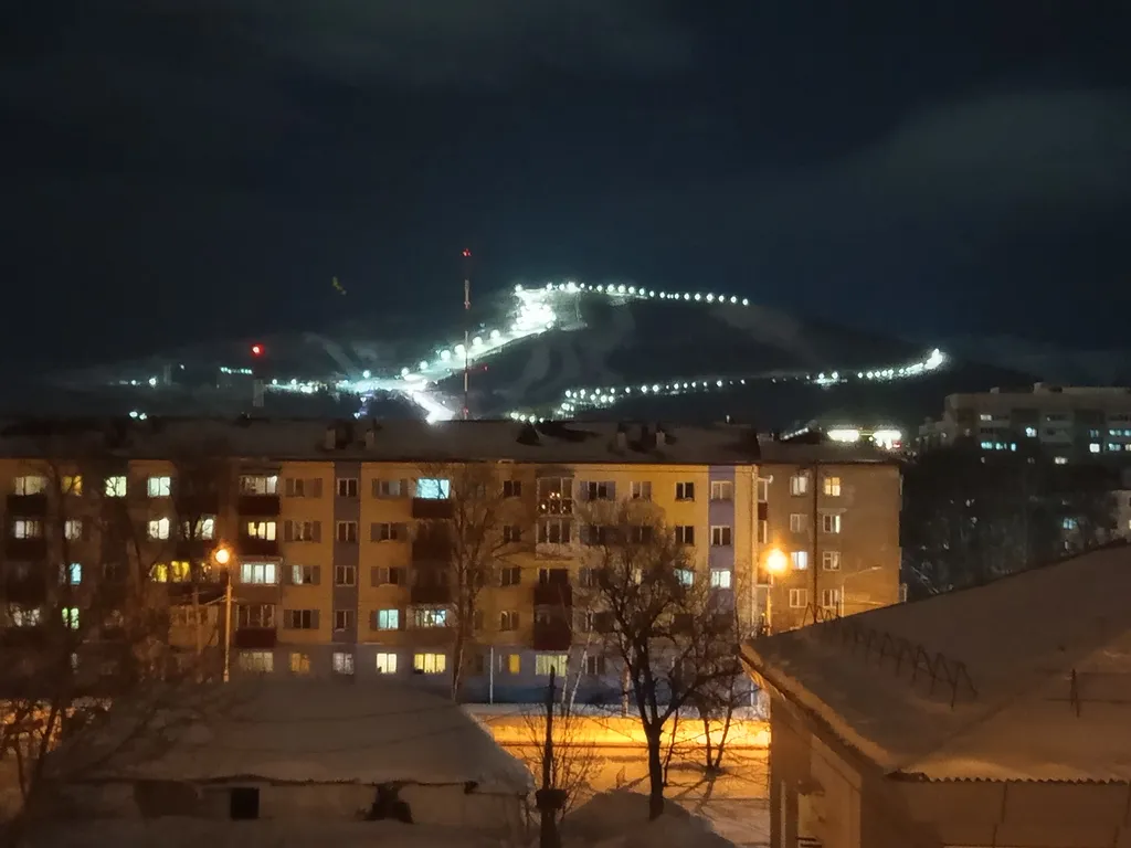 Квартира с панорамным видом на Горный воздух в центре города