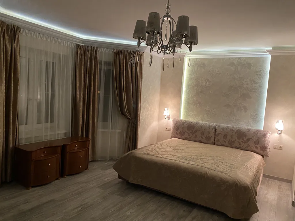 Дом с бассейном в лесу