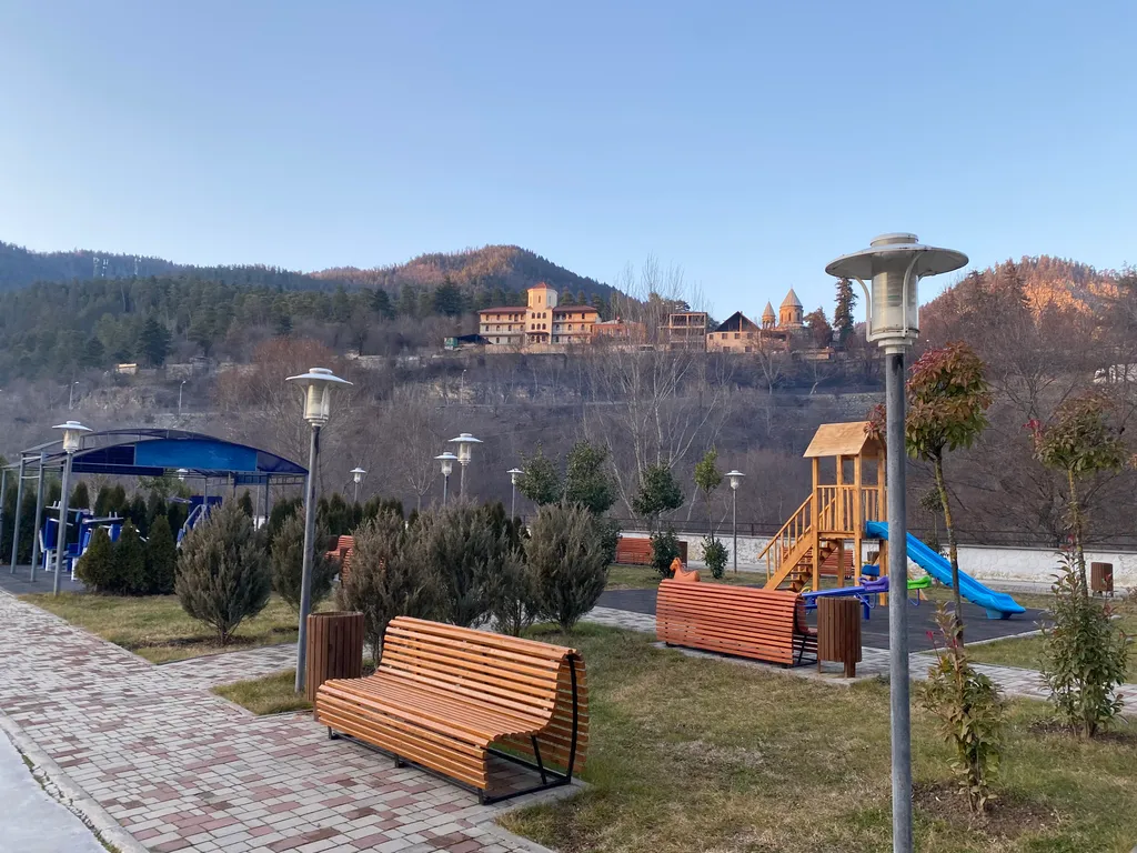 Студия у парка на 1 этаже с отдельным входом со стороны улицы