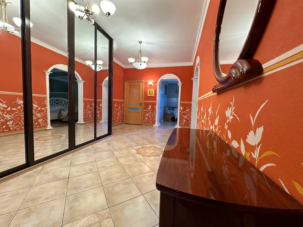 Просторный апартамент в центре города