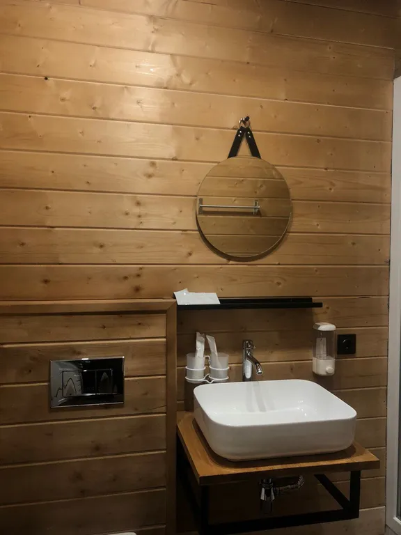 Коттедж в лесной зоне с тремя спальнями