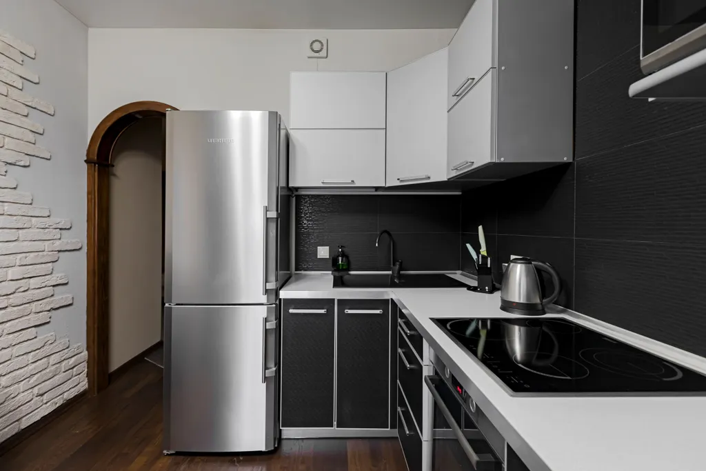 Современная уютная квартира с балконом рядом с метро и ТЦ