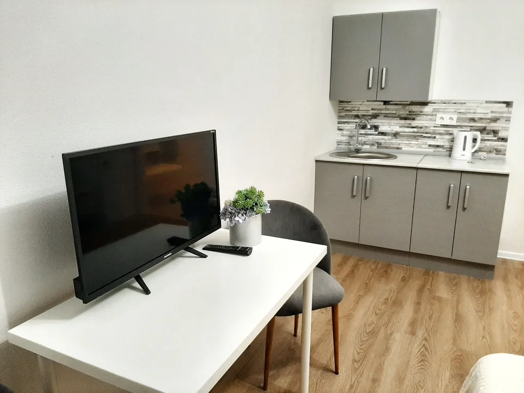 Уютная квартира у метро с видом на лес