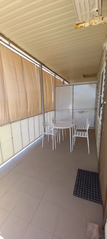 Спальня, кухня с диваном, балкон