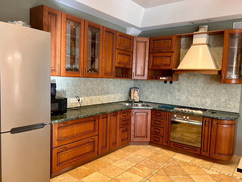 Комфортный дом с бассейном, баней и BBQ, Levivilla