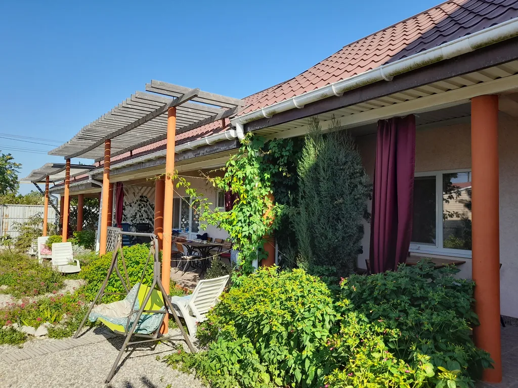 Двухкомнатный с удобствами, кондиционером, террасой