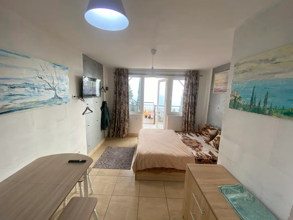 Квартира Живописный вид на море — аренда посуточно в Алупка