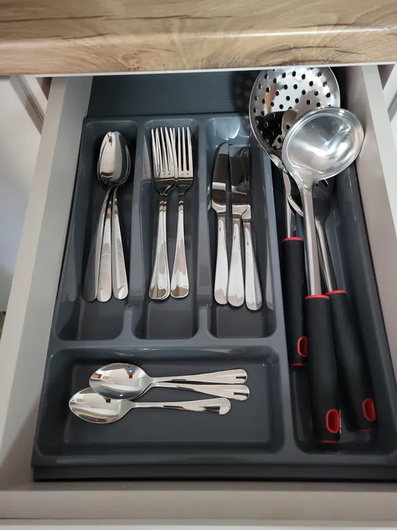 Уютный домик для двоих у озера