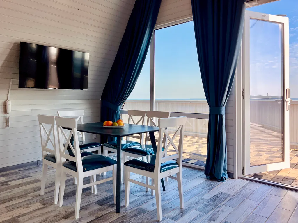 Шестиместный коттедж у моря