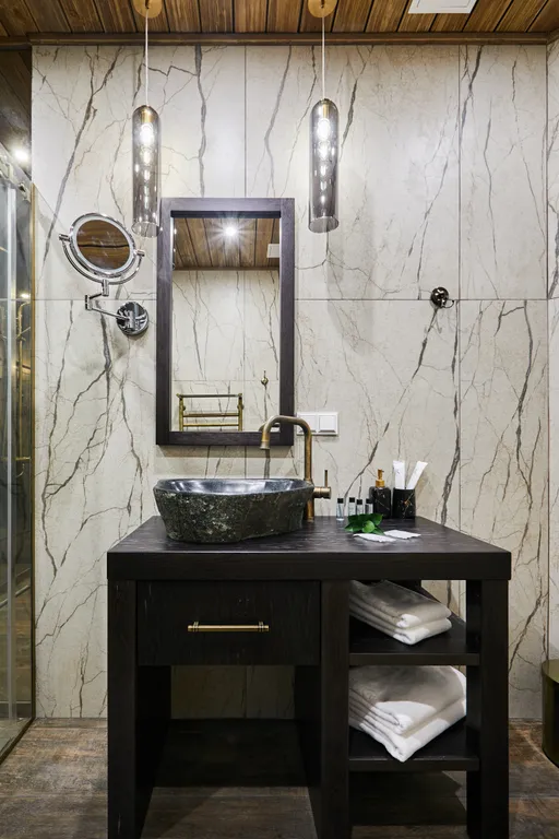 Полулюкс с кроватью размера king-size видом на озеро