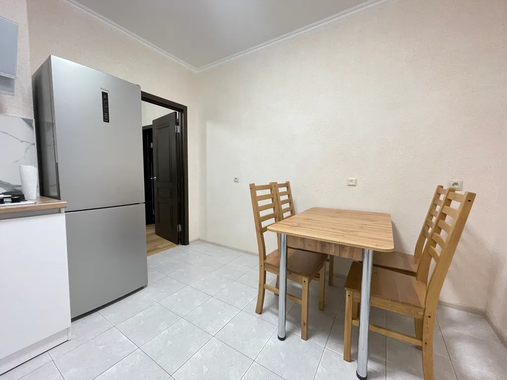 Просторная трехкомнатная квартира у моря