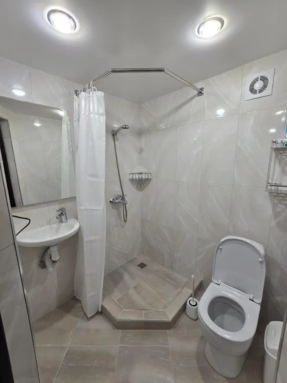 Большая светлая уютная квартира--студия в Горячеводске