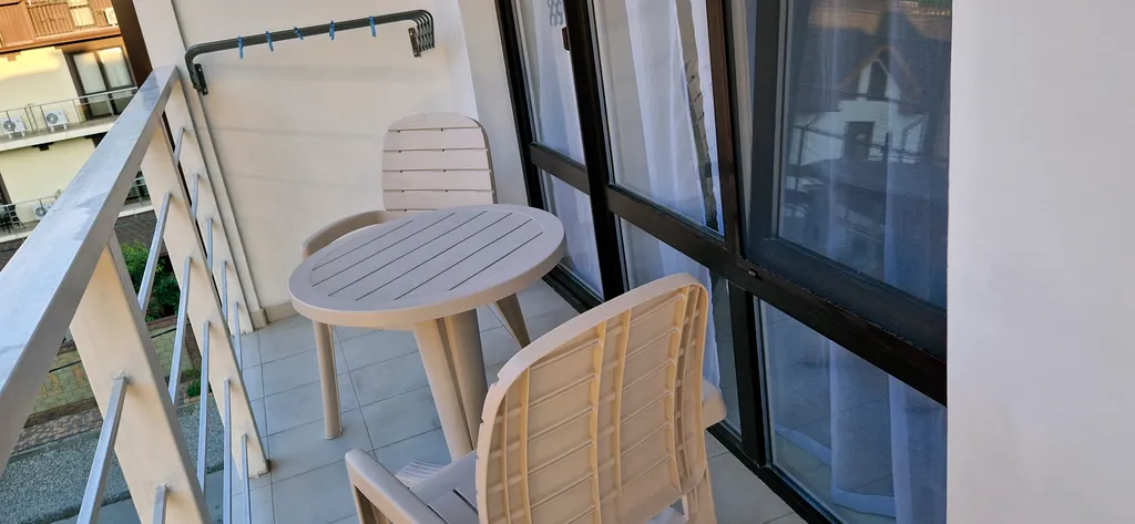 Современные апартаменты с кухней с видом на горы