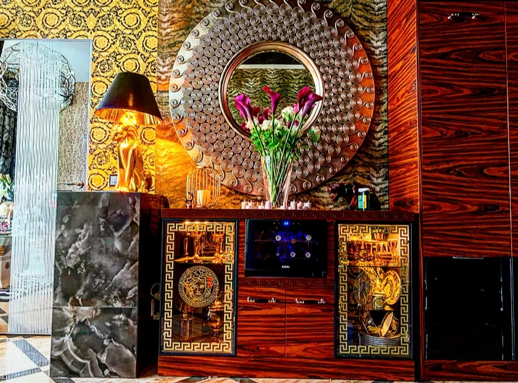 Элитная видовая люкс квартира с террасой дизайна R Cavalli