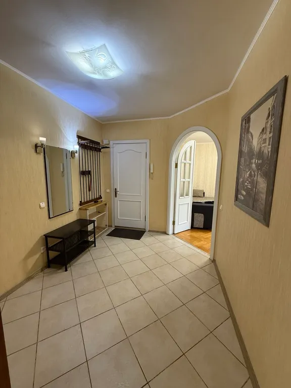 Трёхкомнатная квартира на Пл. Победы