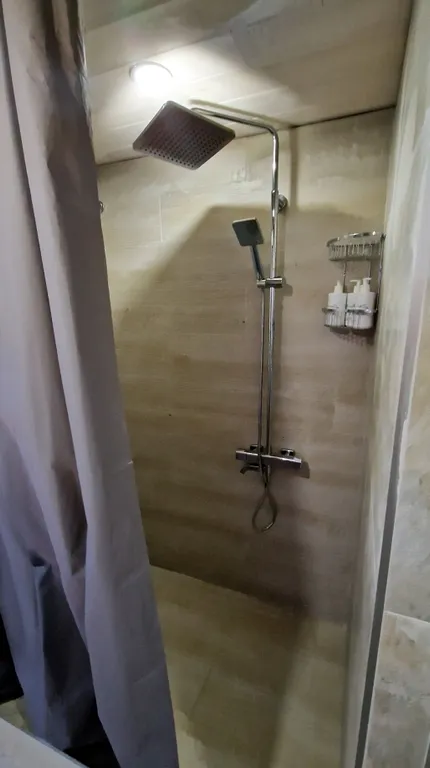 Коттедж Маврикий с сауной и видом на озеро