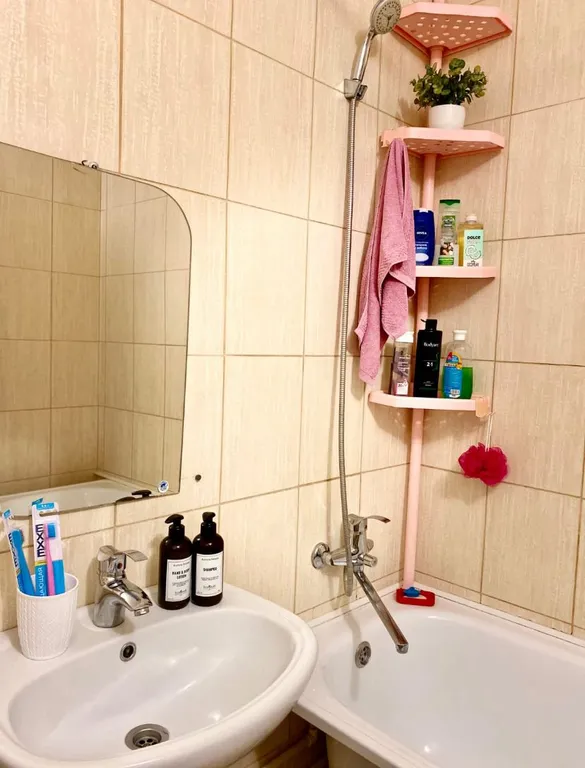 Квартира в новом доме с огороженной территорией рядом с кардиоцентром