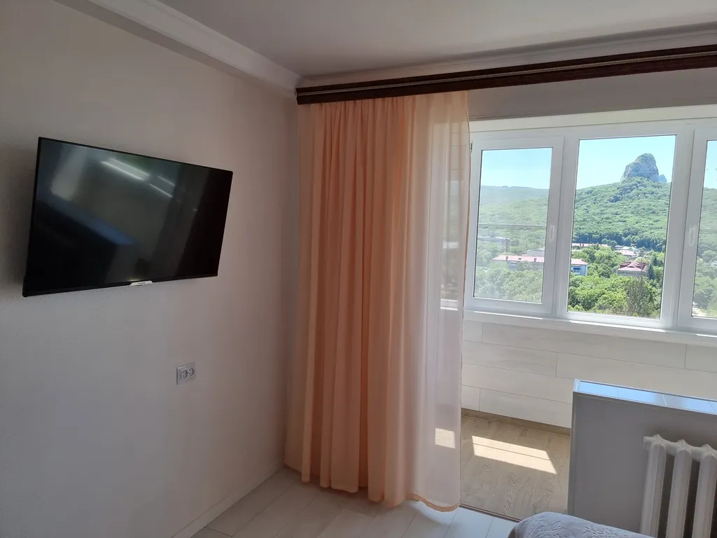 Шикарная трёшка с видом на горы и город