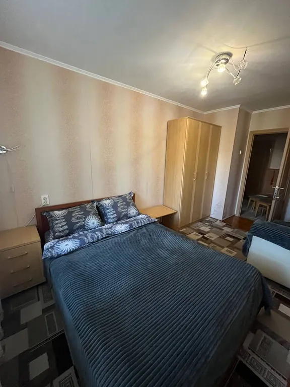 Тихая двухкомная квартира с двумя двухспальными кроватями