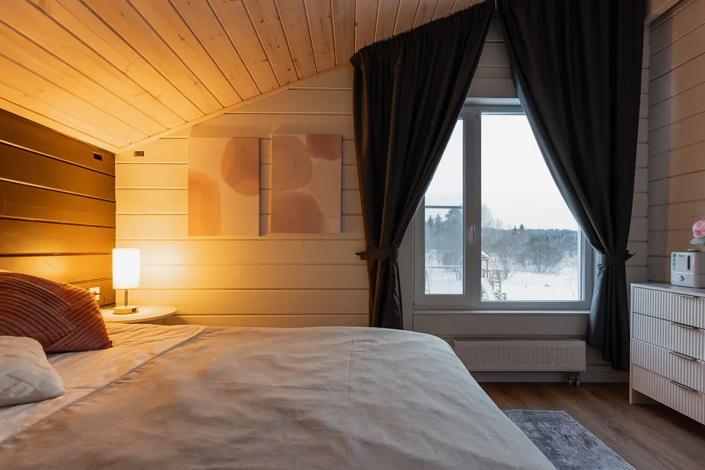 Новый дом с видом на озеро, сауной, гриль-домом и детской площадкой