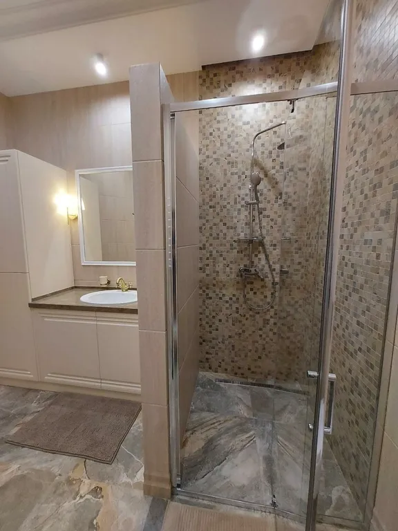 Апартамент в престижном доме на первой береговой линии