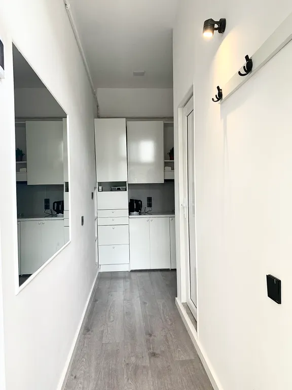 Студия с балконом в центре Баку