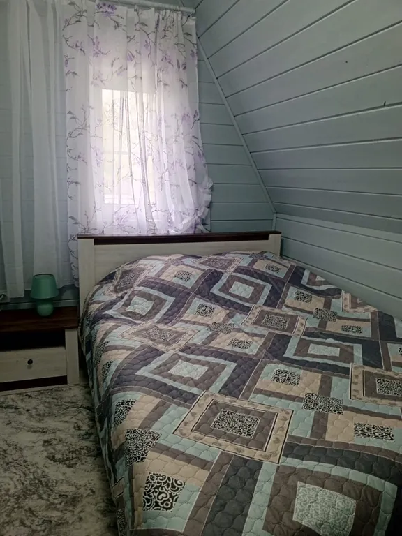 Новый дом на берегу реки