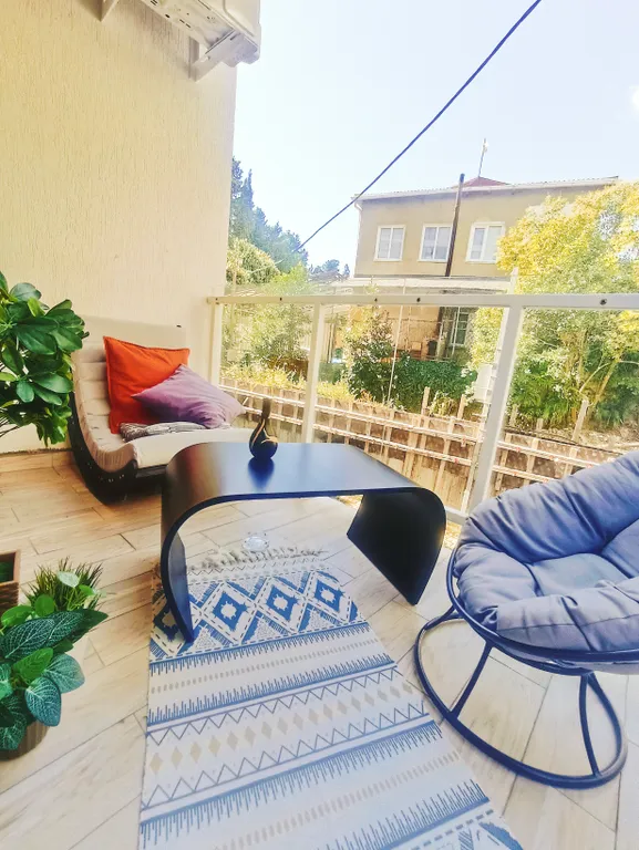 2 спальни и гостиная, рядом с Сочи-Парком с парковкой, детской площадкой