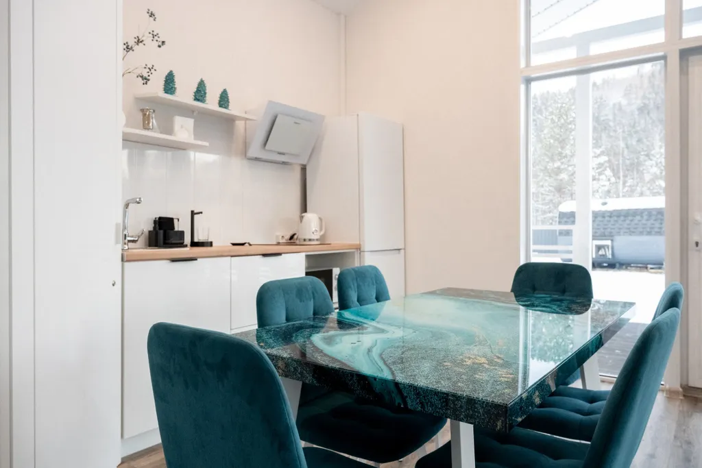 Уютный дом около реки Мана с баней