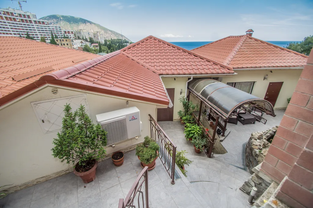 Апартаменты Андеграунд с видом на море