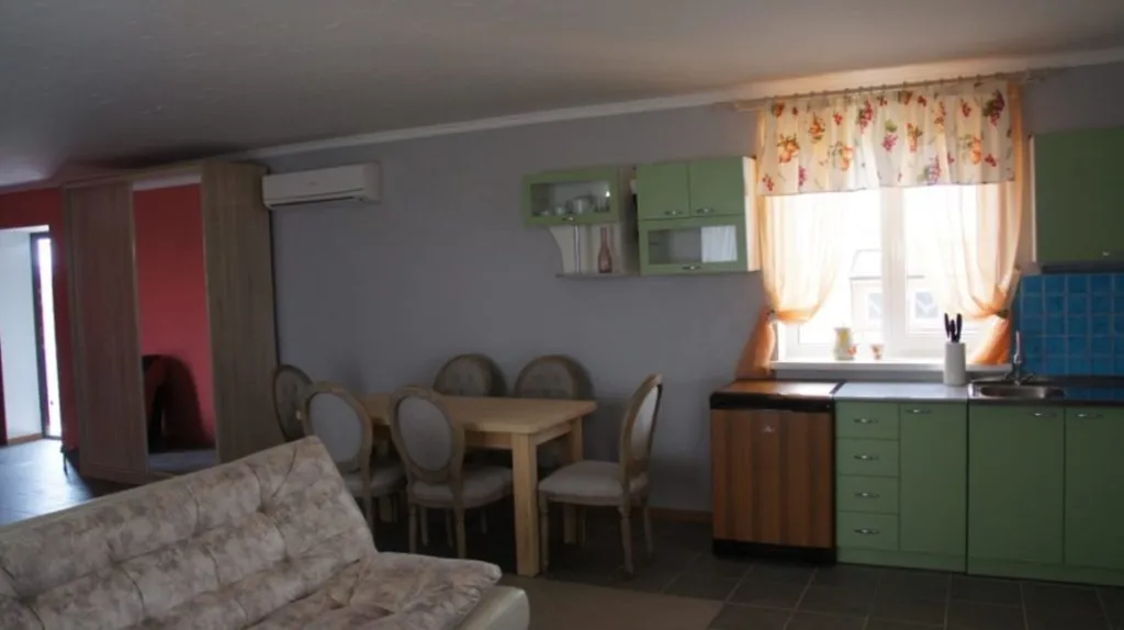 Квартира 3-комнатная Квартира — Кучугуры