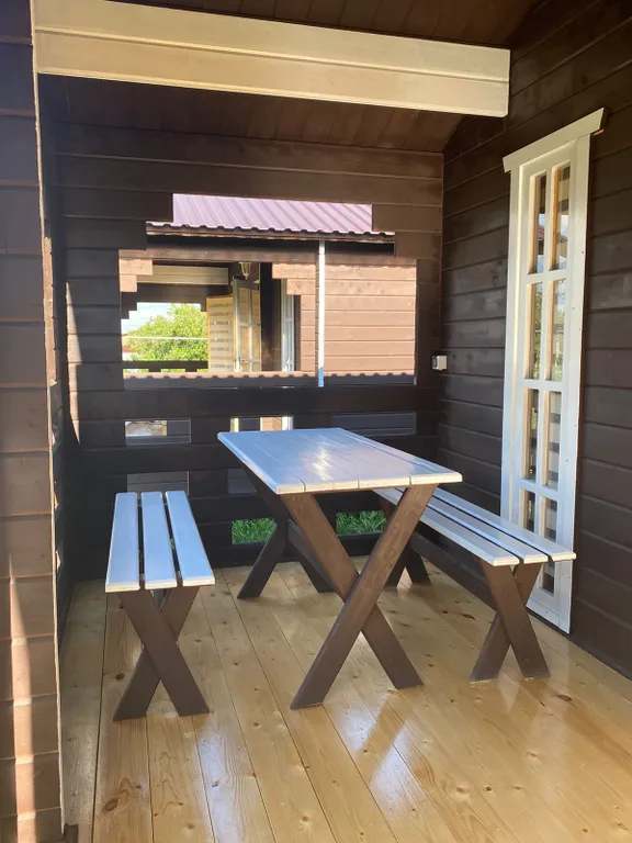 Домик на берегу Камского моря