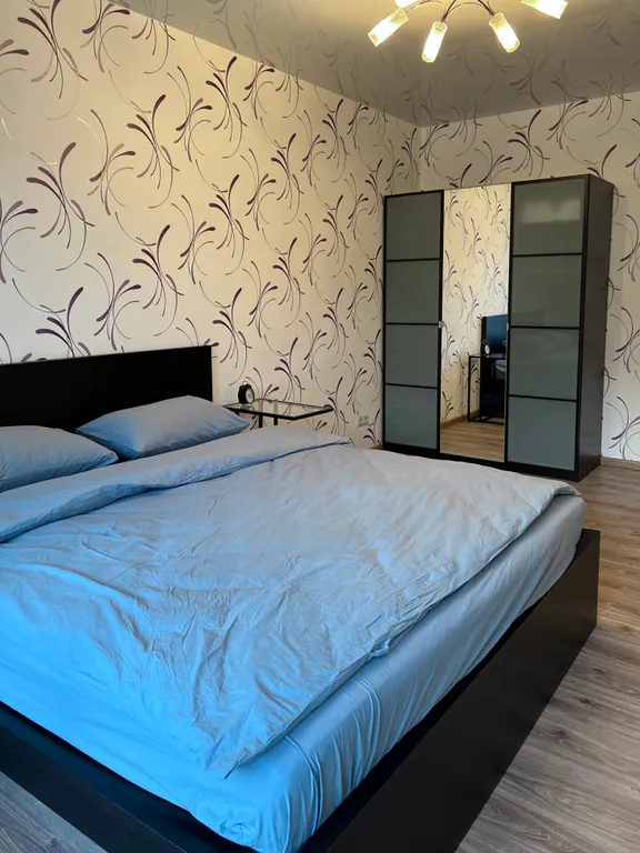 Большая семейная квартира с джакузи, двумя спальнями, кухней-гостиной