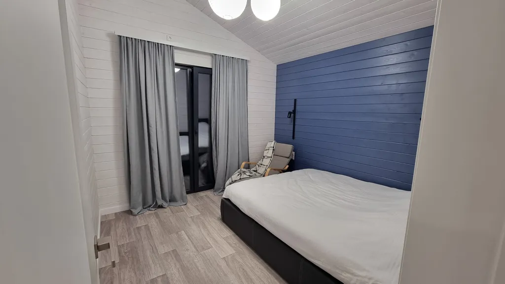 Коттедж Стильный барнхаус с горячей купелью фурако с видом на воду — Можайск