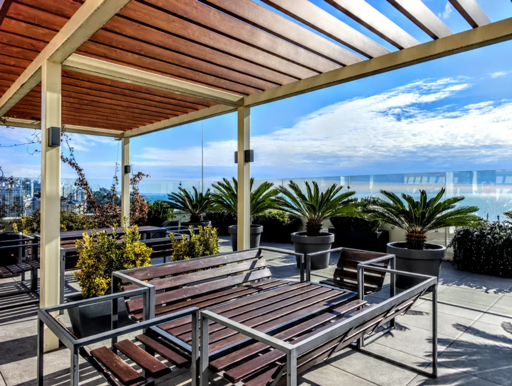 Стильная квартира с шикарным видом на море