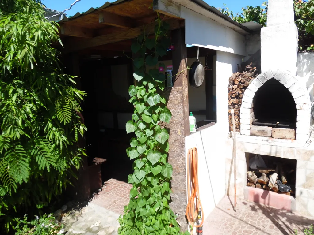 Коттедж Уютный домик с двориком — Севастополь