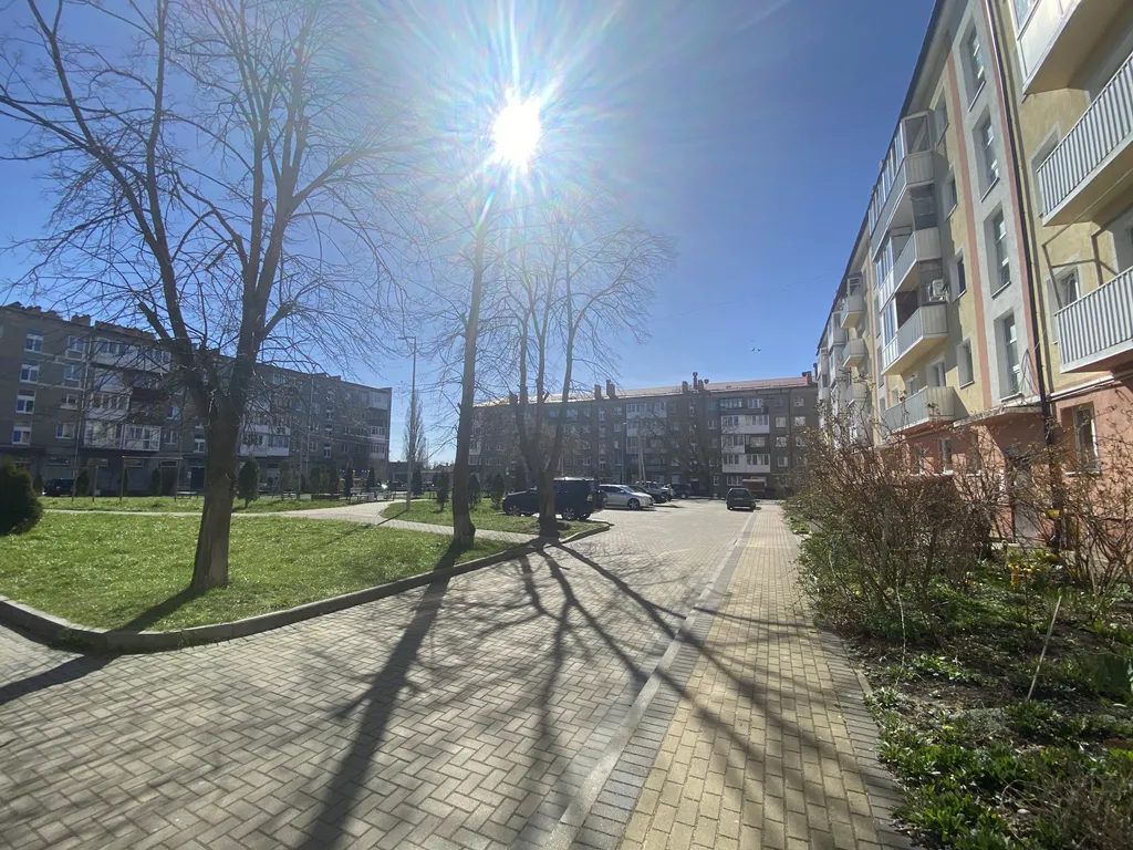 Светлая квартира на 1 этаже близко к морю