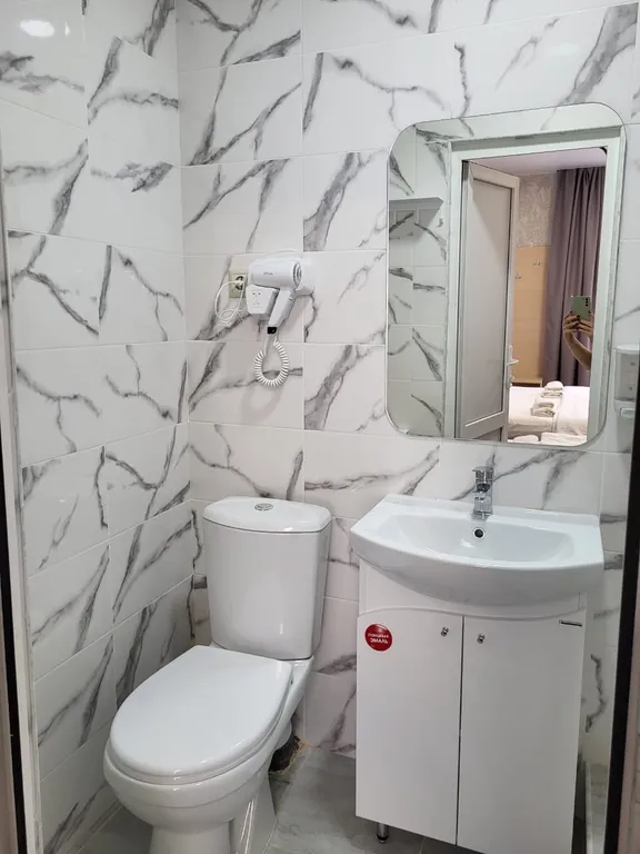 Квартира Уютная комната в центре города с бассейном и столовой — Сочи