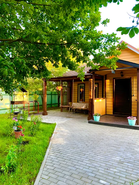 Коттедж Красивый дом с русской баней на дровах и теплым бассейном — Обухово