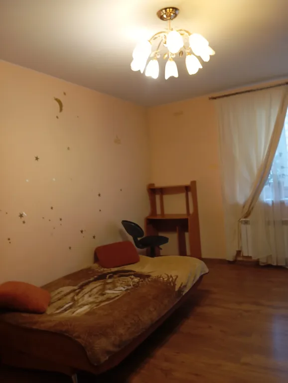 Комната с балконом у метро