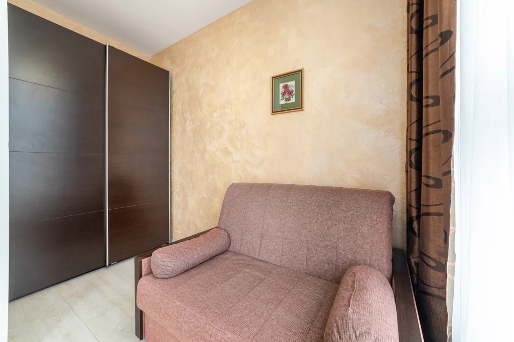 Двухкомнатная квартира с изолированными комнатами 15 минут до моря