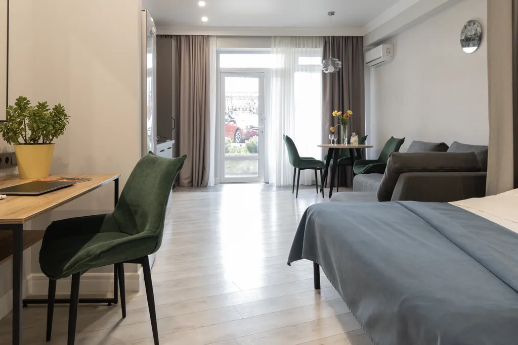 Студия у Массандровского парка в элитном районе Ялты