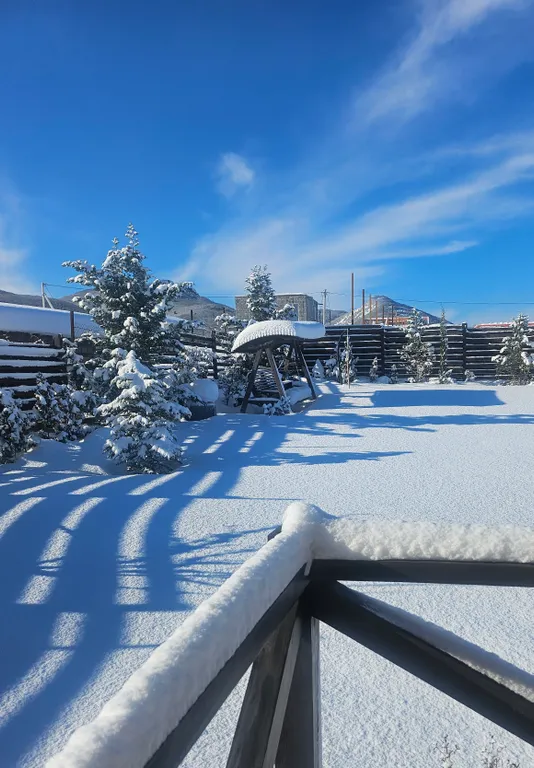 Коттедж Дом для отдыха Mеdley с домашним кинотеатром, террасой и джакузи — Гончарное