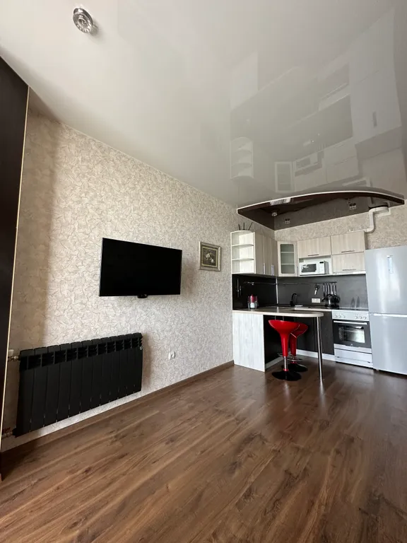 Центр всего города, возле центра умничка, красивый вид из окна